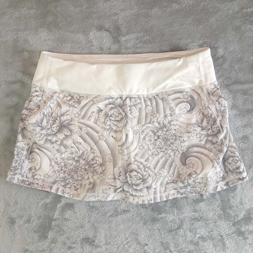 Lululemon Pace Rival Mid-Rise Skirt Mini Twine White Gray Floral Size 6 Reg EUC